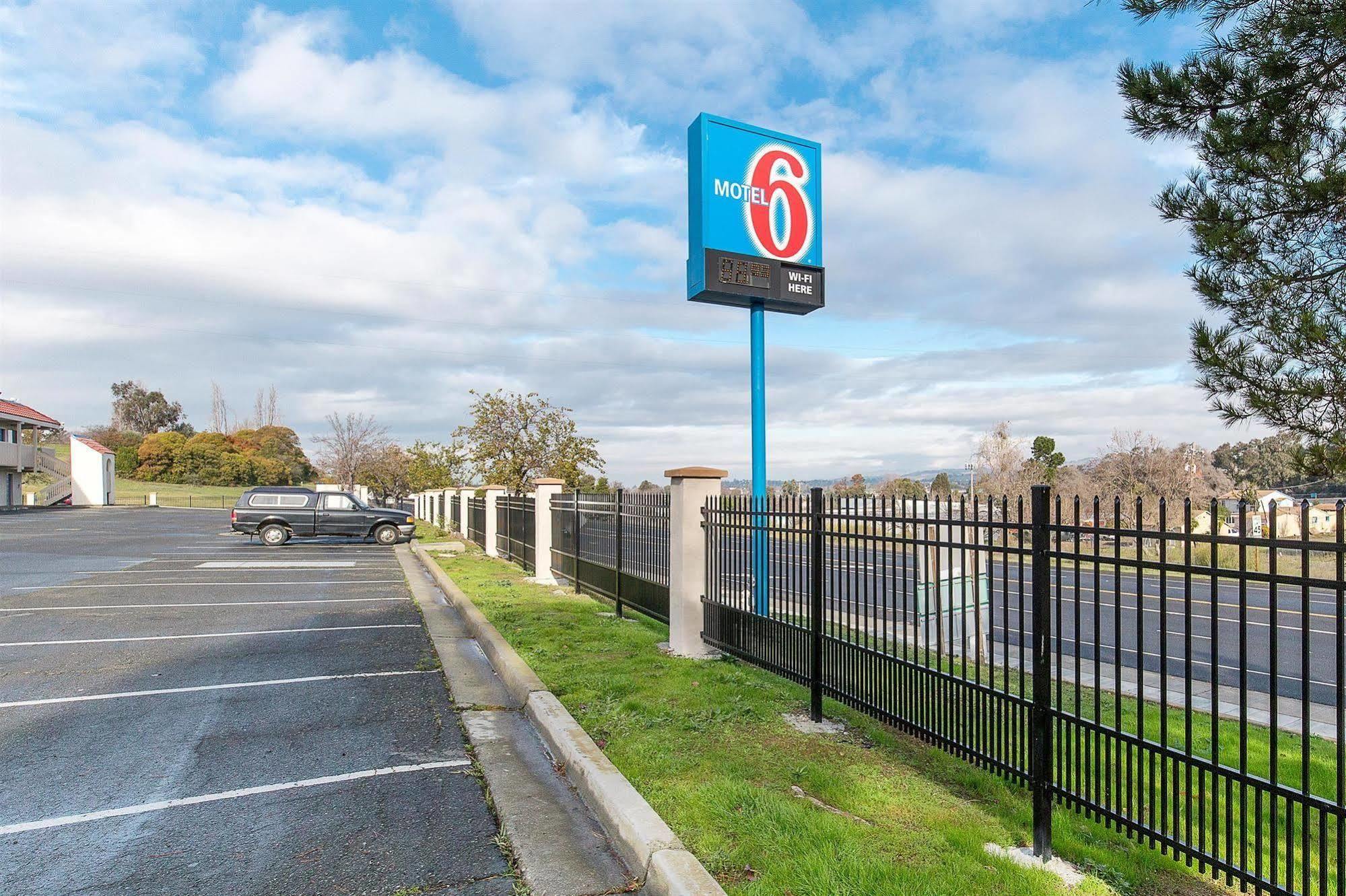 Motel 6 Vallejo - Maritime North Eksteriør billede