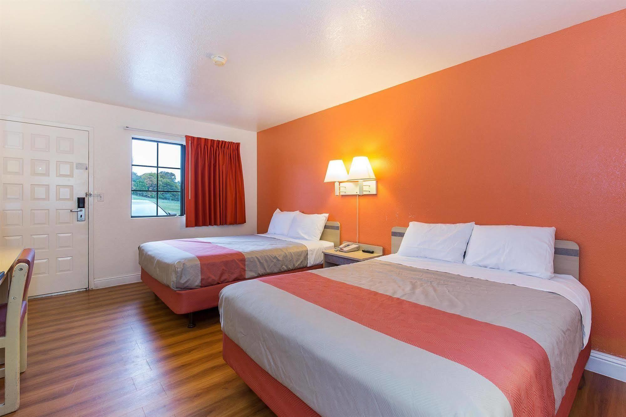 Motel 6 Vallejo - Maritime North Eksteriør billede